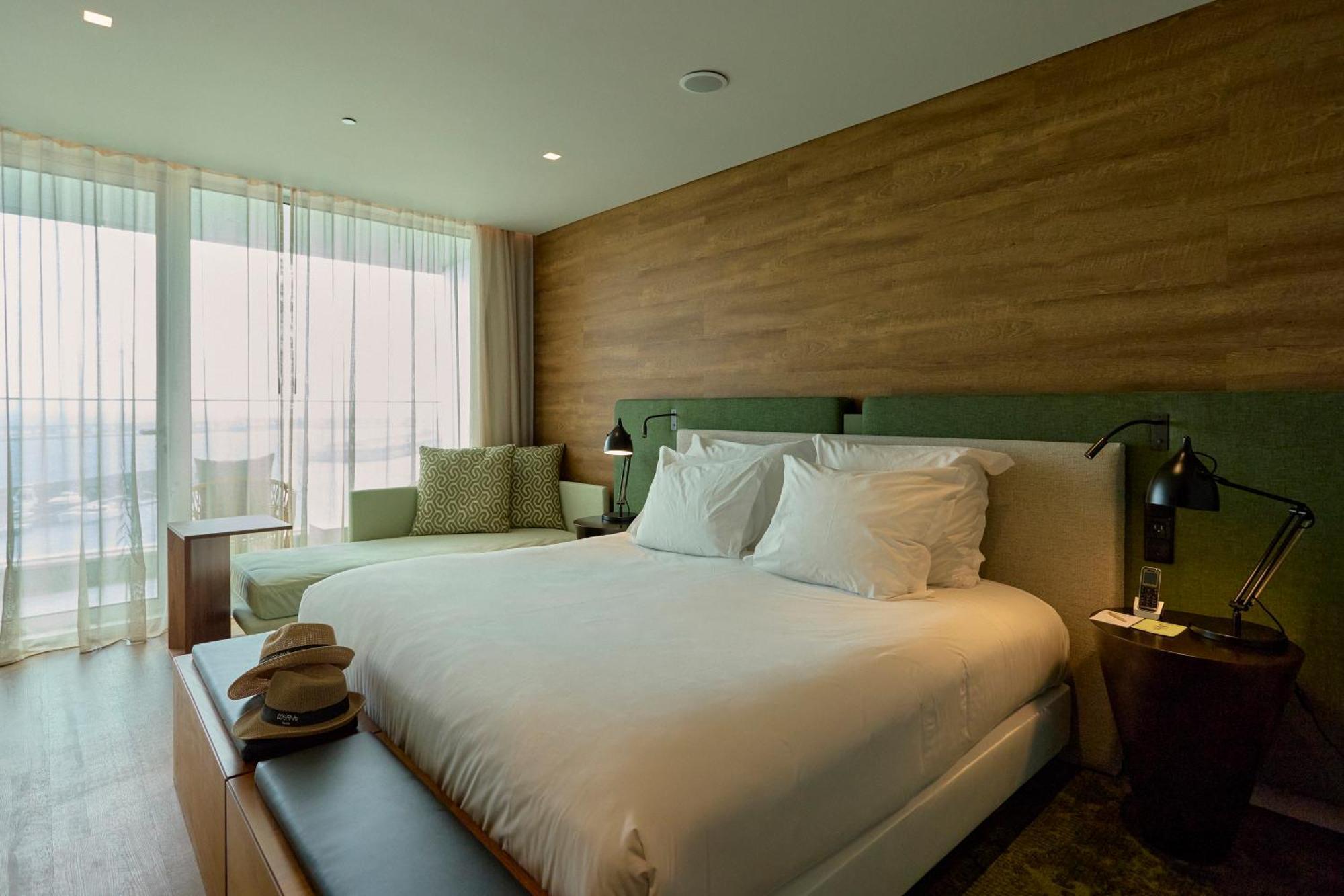 Octant Ponta Delgada Hotel Ngoại thất bức ảnh A bedroom at the hotel