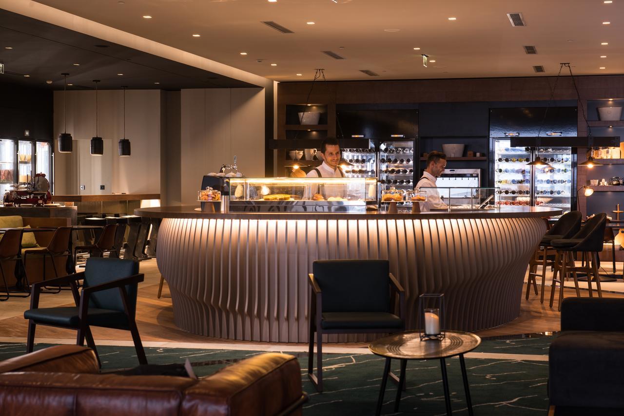 Octant Ponta Delgada Hotel Ngoại thất bức ảnh The bar at the lounge